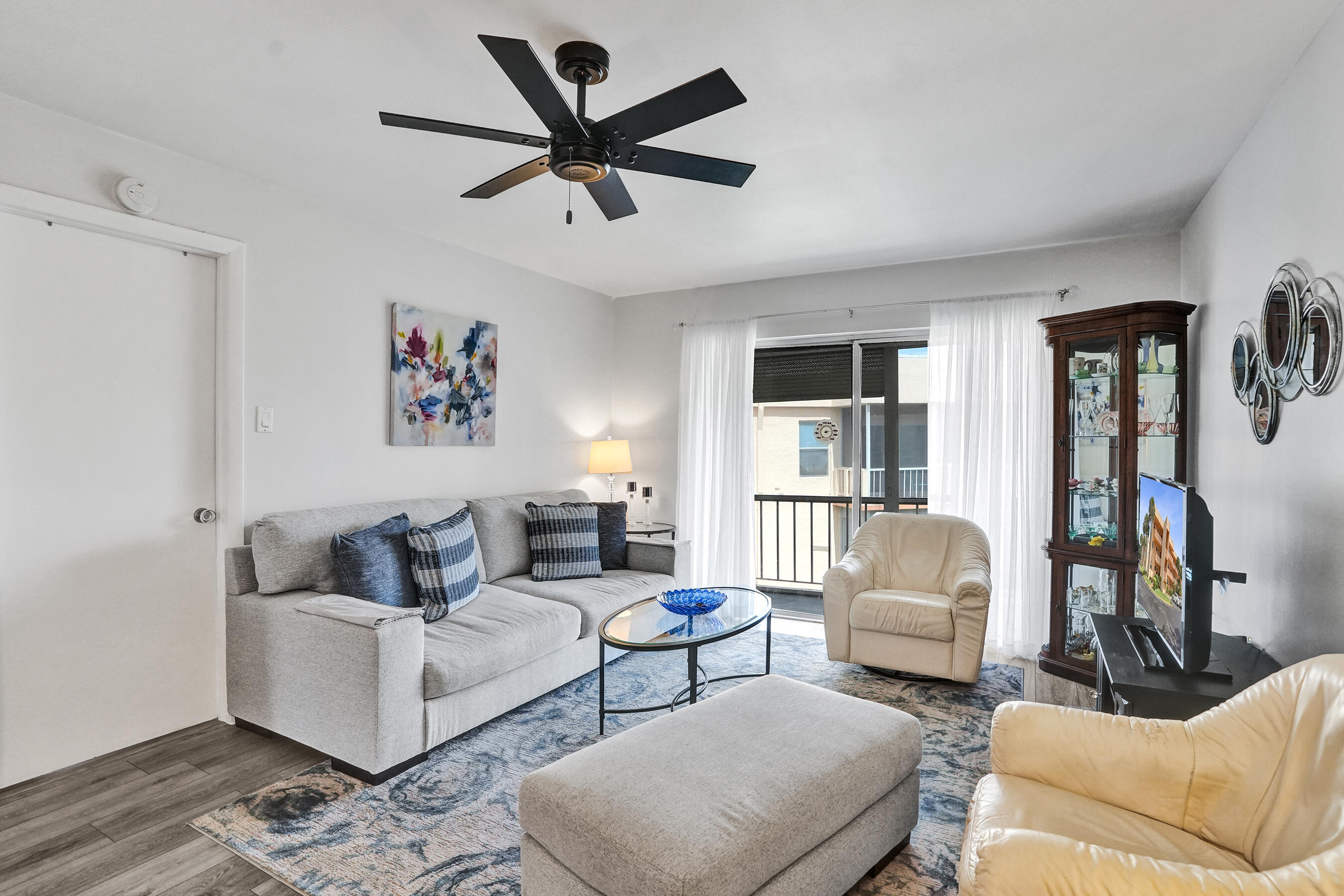 ROKEST CONDOMINIUM APARTMENTS - Residential