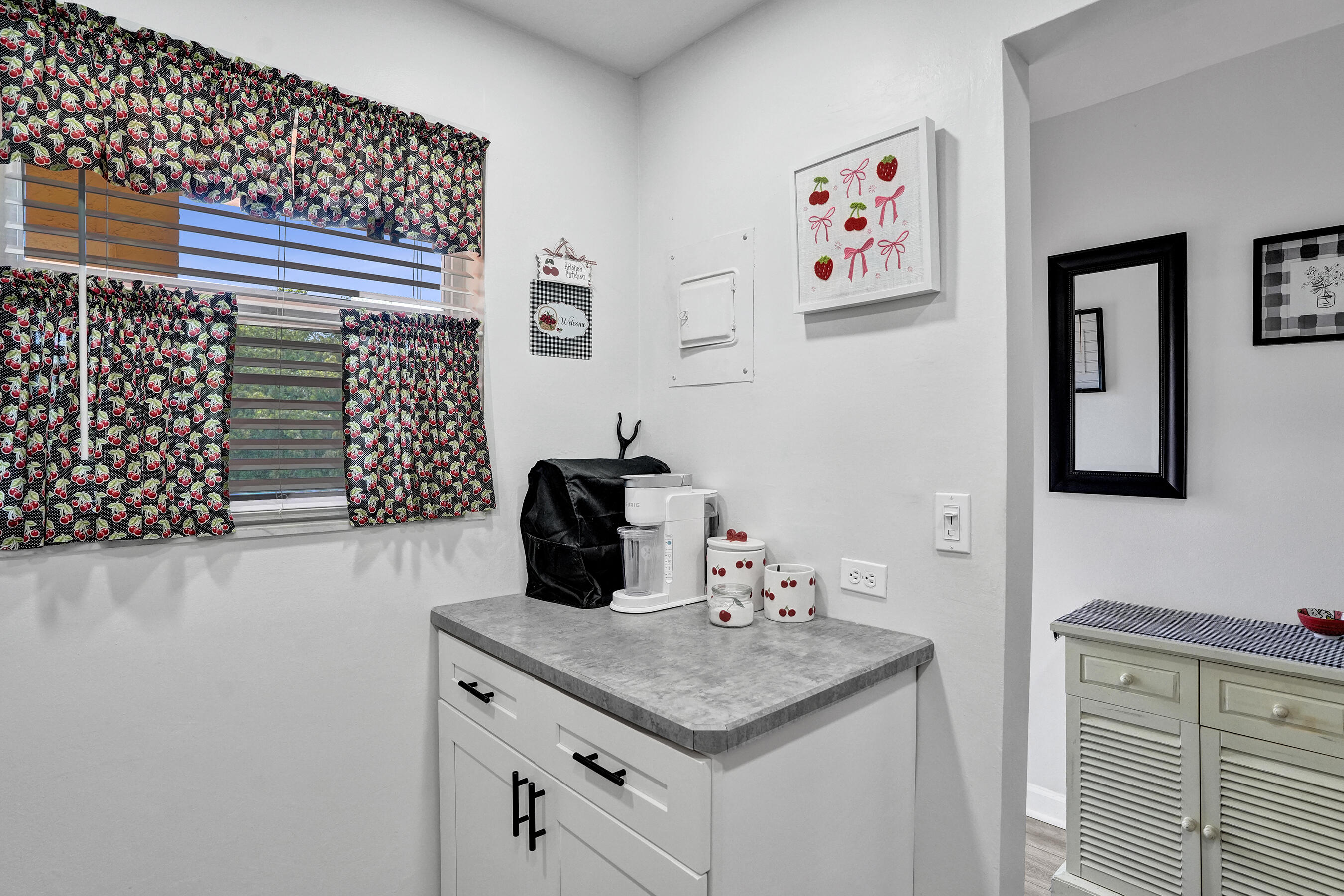 ROKEST CONDOMINIUM APARTMENTS - Residential