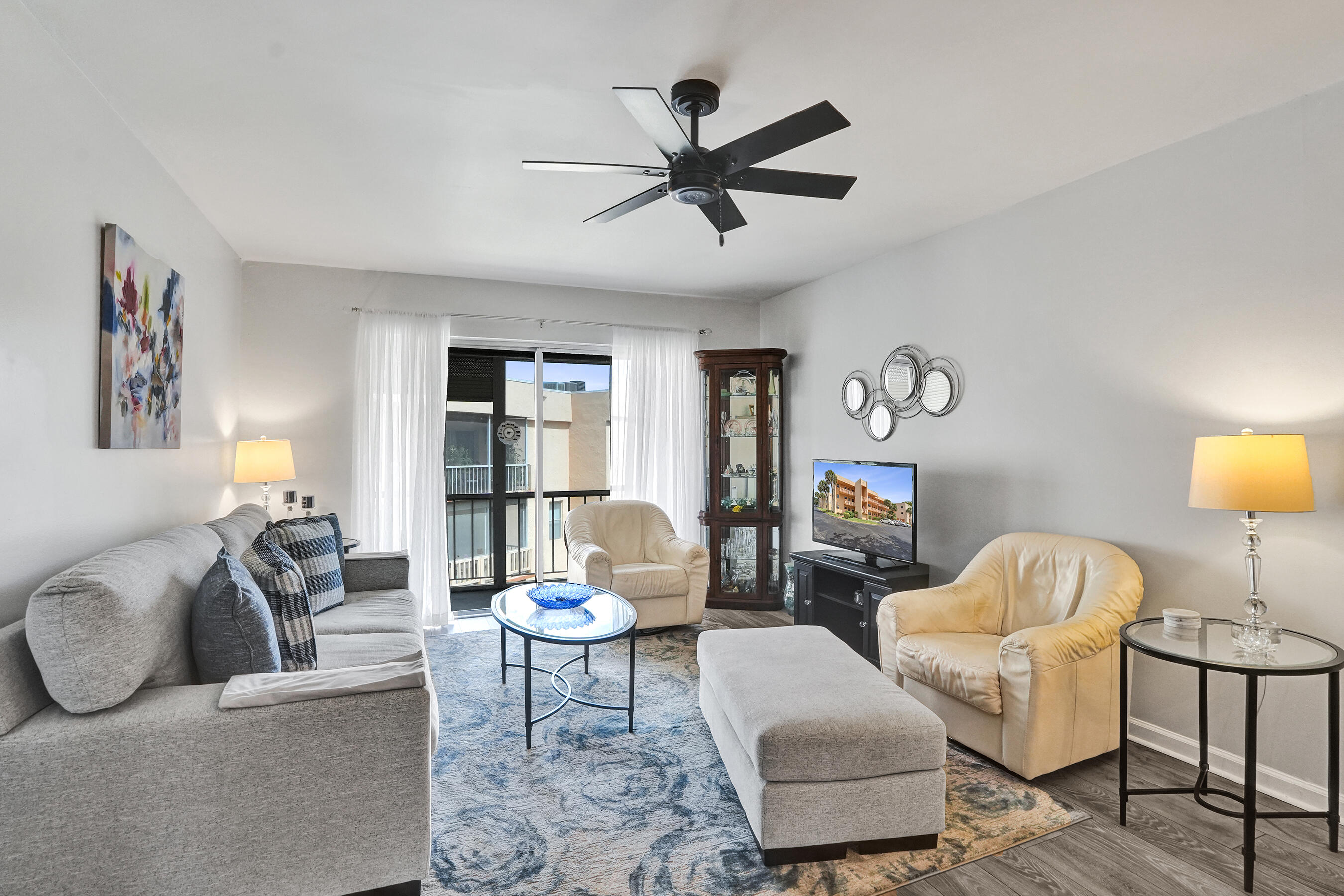 ROKEST CONDOMINIUM APARTMENTS - Residential