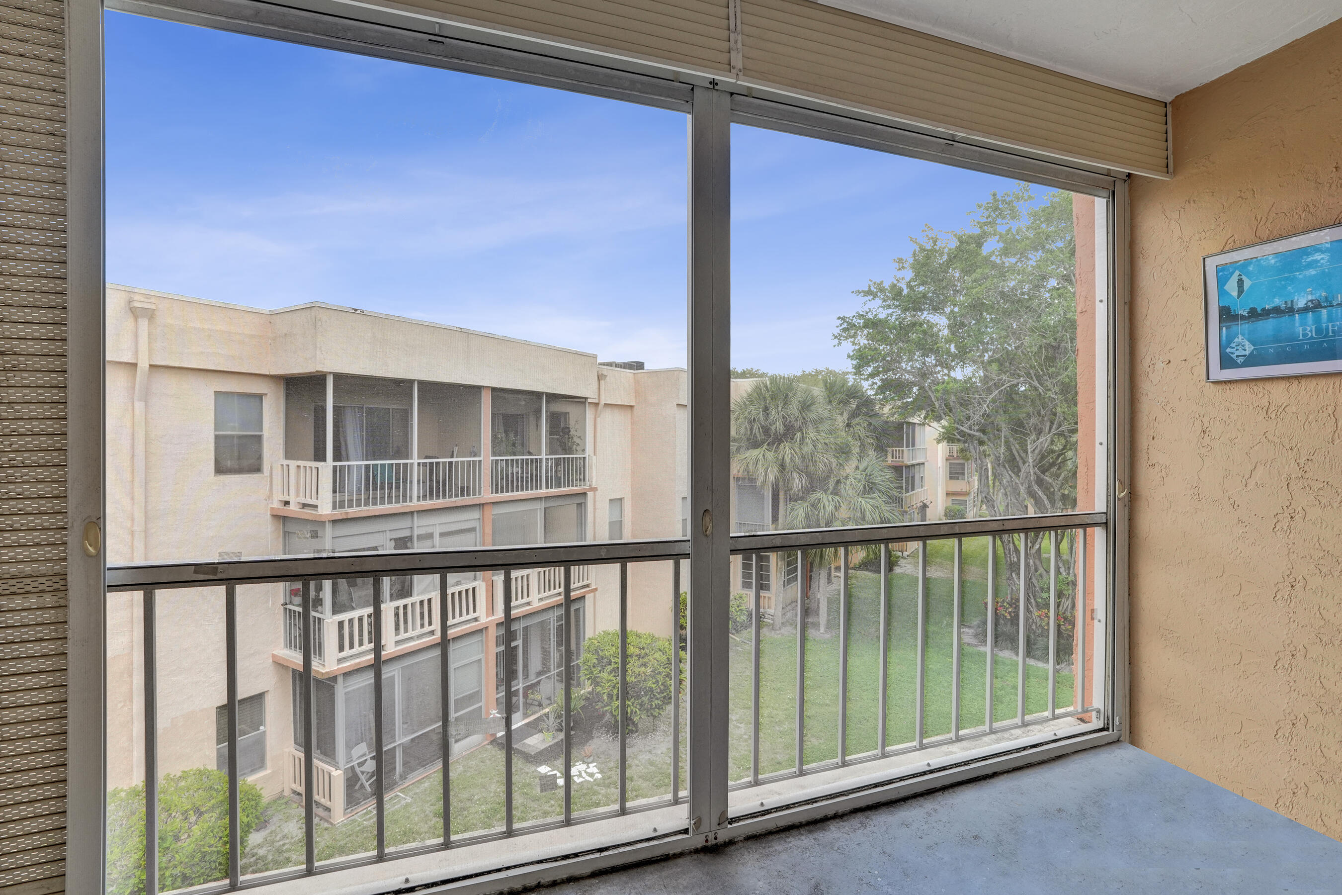 ROKEST CONDOMINIUM APARTMENTS - Residential