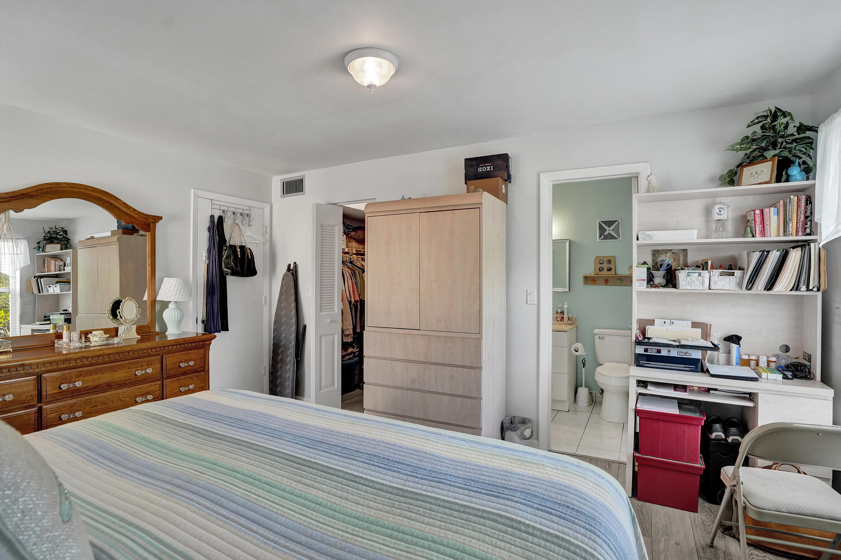 ROKEST CONDOMINIUM APARTMENTS - Residential