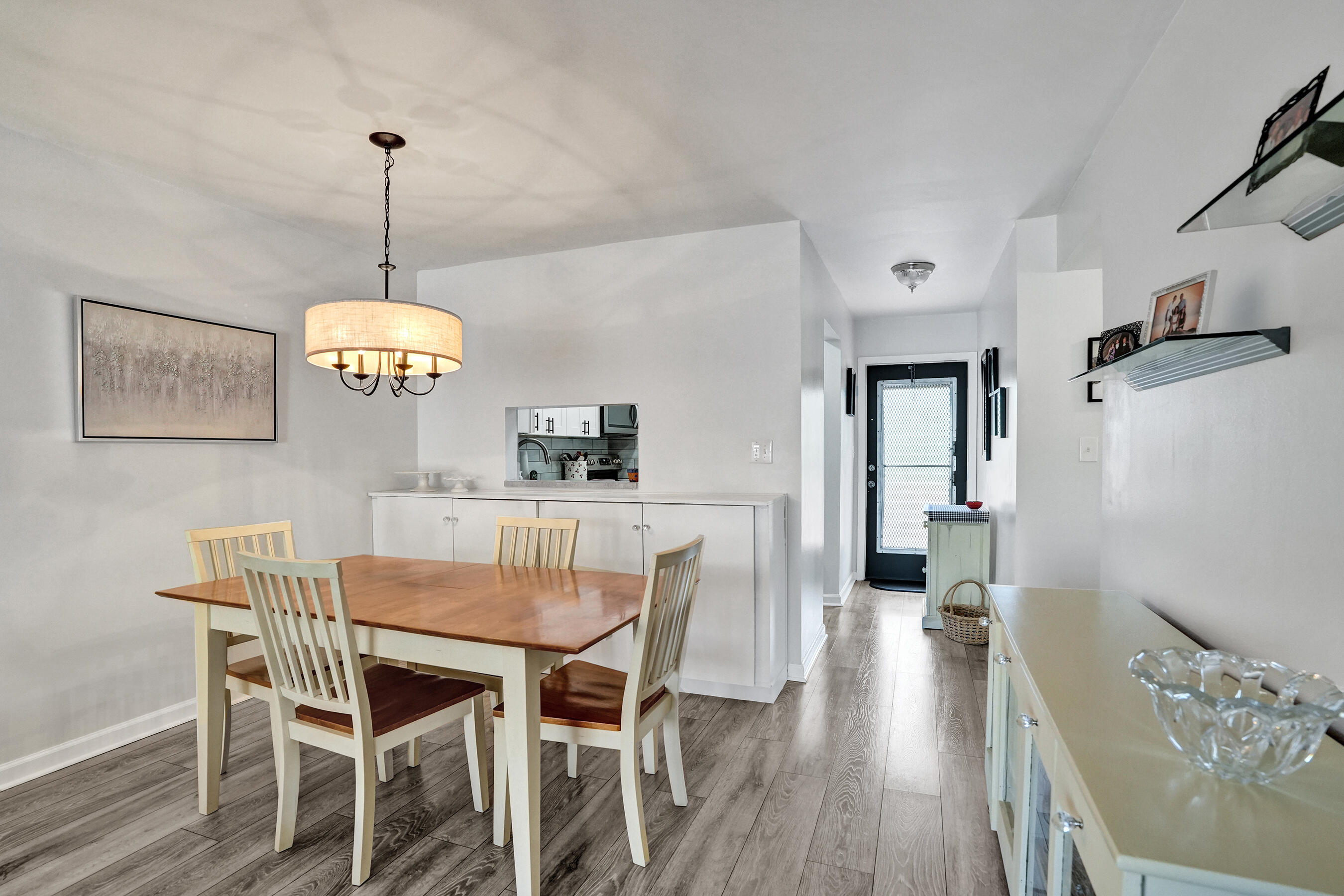 ROKEST CONDOMINIUM APARTMENTS - Residential