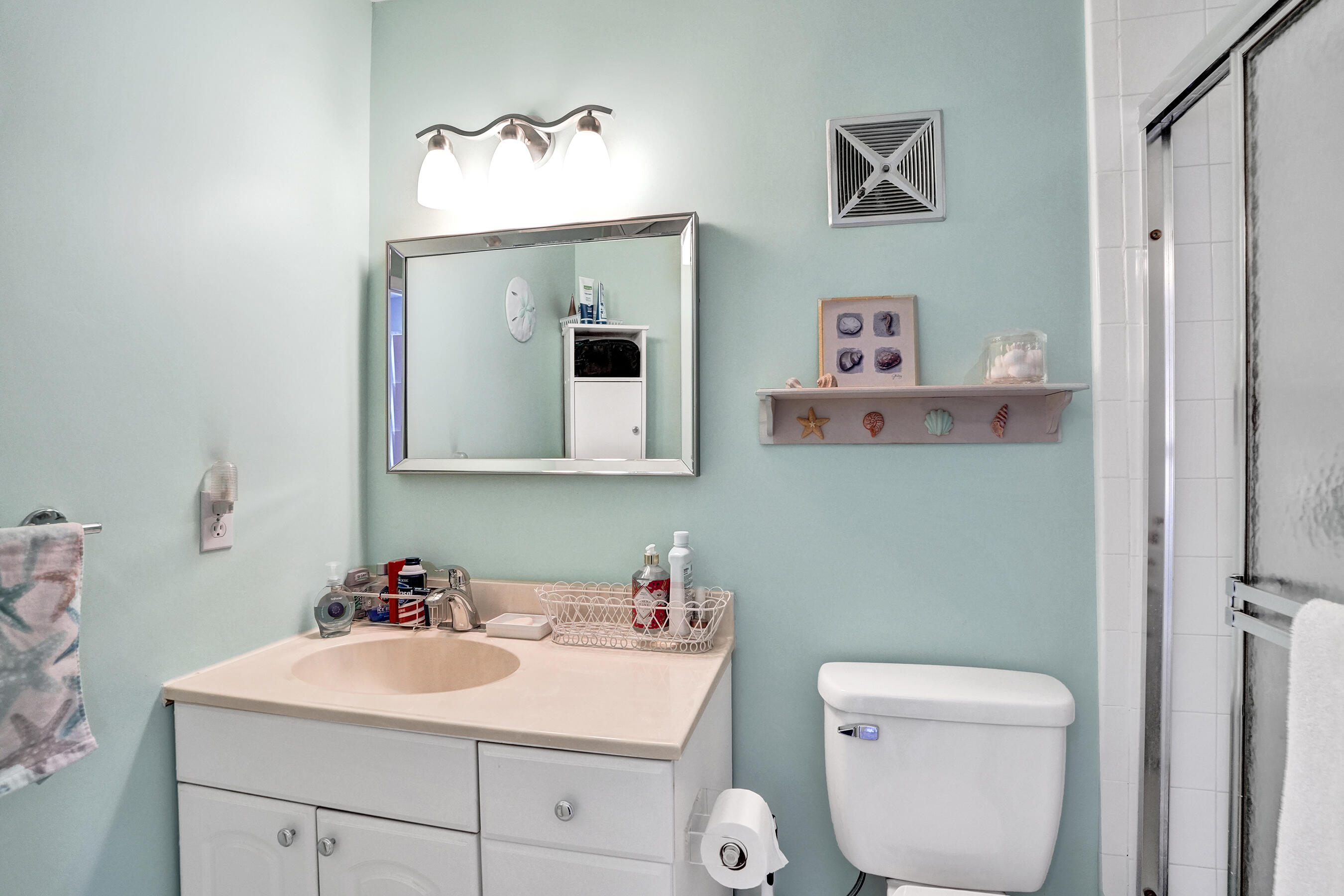 ROKEST CONDOMINIUM APARTMENTS - Residential