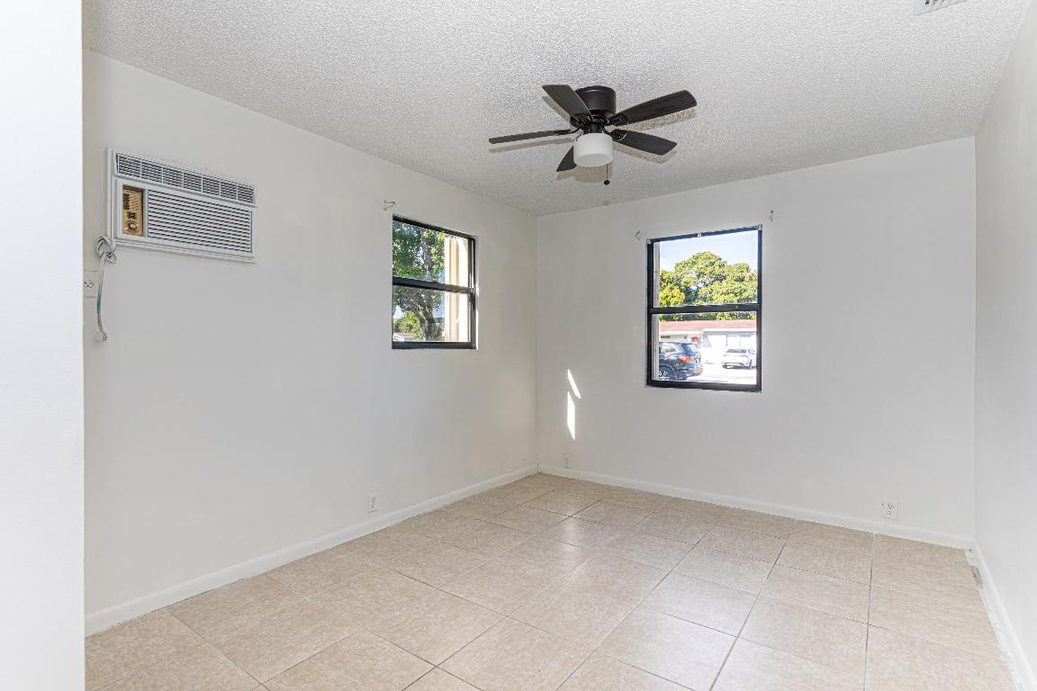 LAKE WORTH HILLS 1ST ADD - Residential