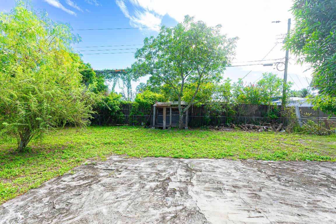 LAKE WORTH HILLS 1ST ADD - Residential