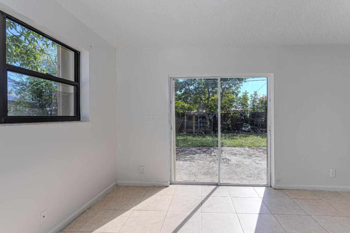 LAKE WORTH HILLS 1ST ADD - Residential