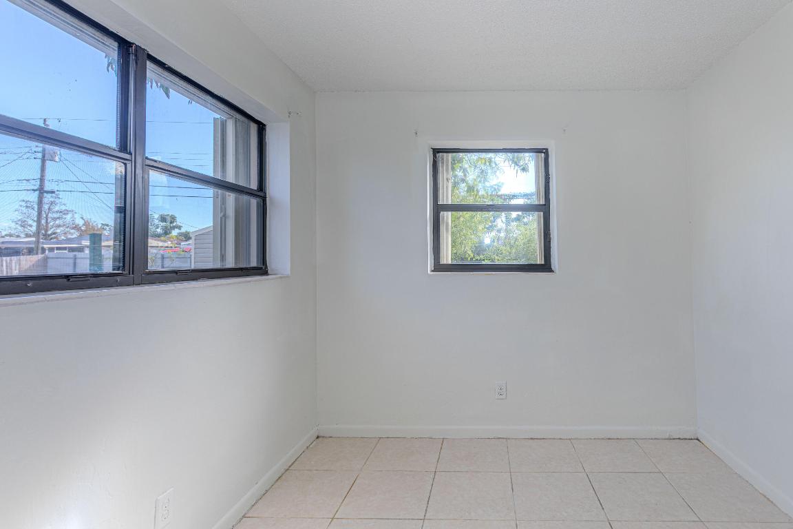 LAKE WORTH HILLS 1ST ADD - Residential