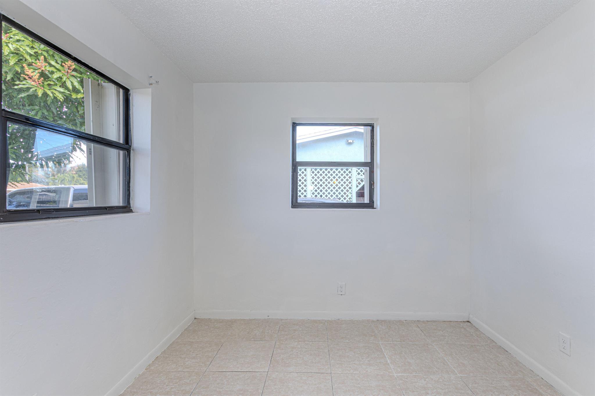 LAKE WORTH HILLS 1ST ADD - Residential