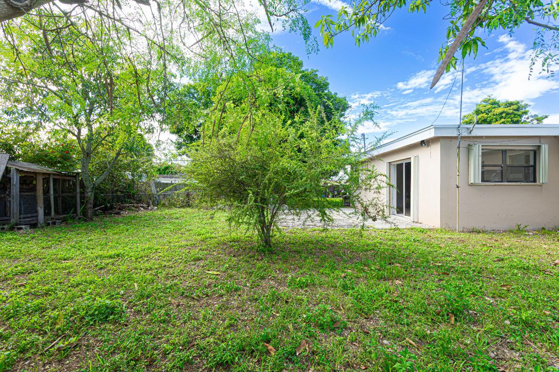 LAKE WORTH HILLS 1ST ADD - Residential