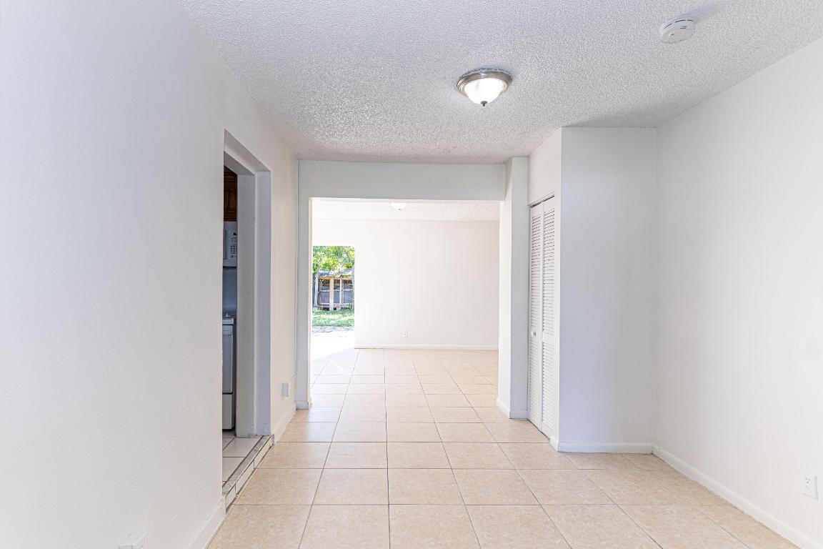 LAKE WORTH HILLS 1ST ADD - Residential