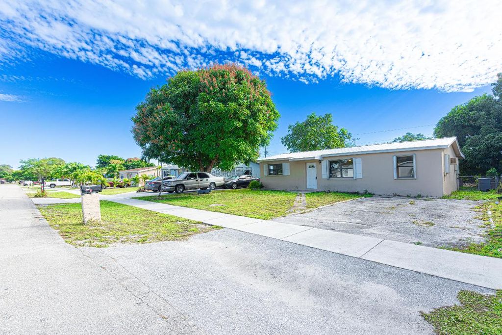 Photo of 5624 S 37th Court, Greenacres, FL 33463 (MLS # R11150693)