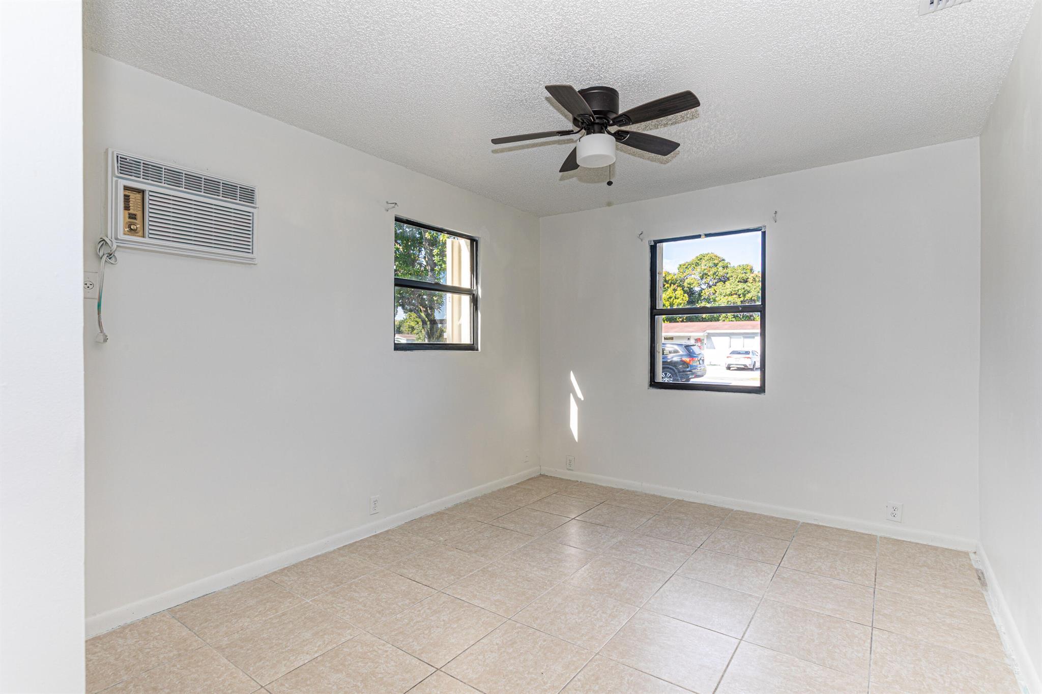 LAKE WORTH HILLS 1ST ADD - Residential