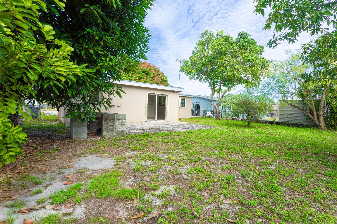 LAKE WORTH HILLS 1ST ADD - Residential