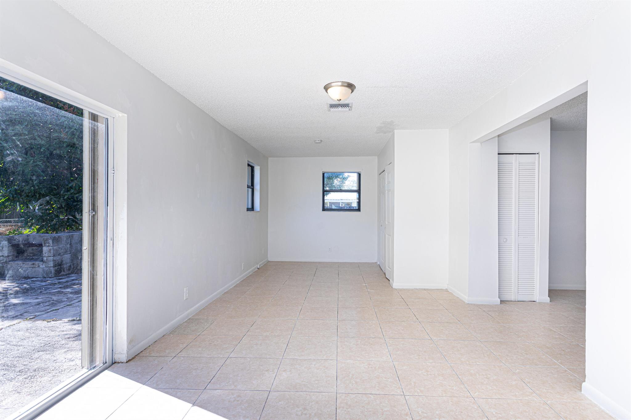 LAKE WORTH HILLS 1ST ADD - Residential