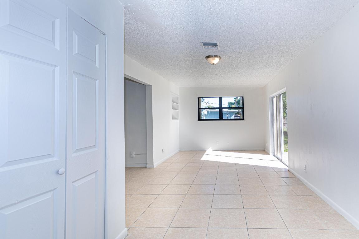 LAKE WORTH HILLS 1ST ADD - Residential