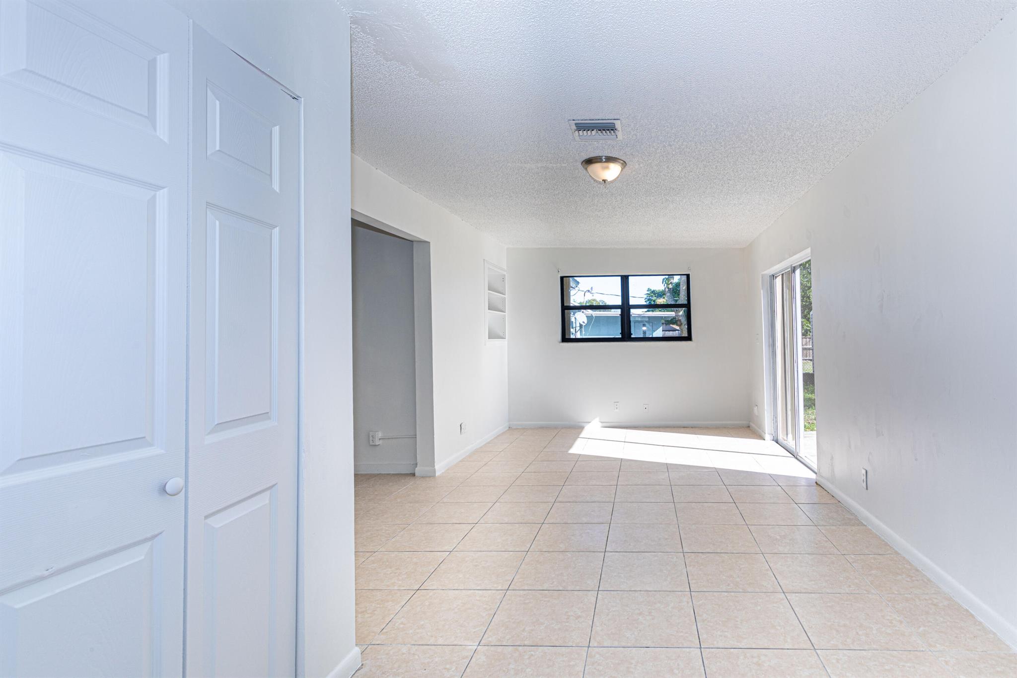 LAKE WORTH HILLS 1ST ADD - Residential