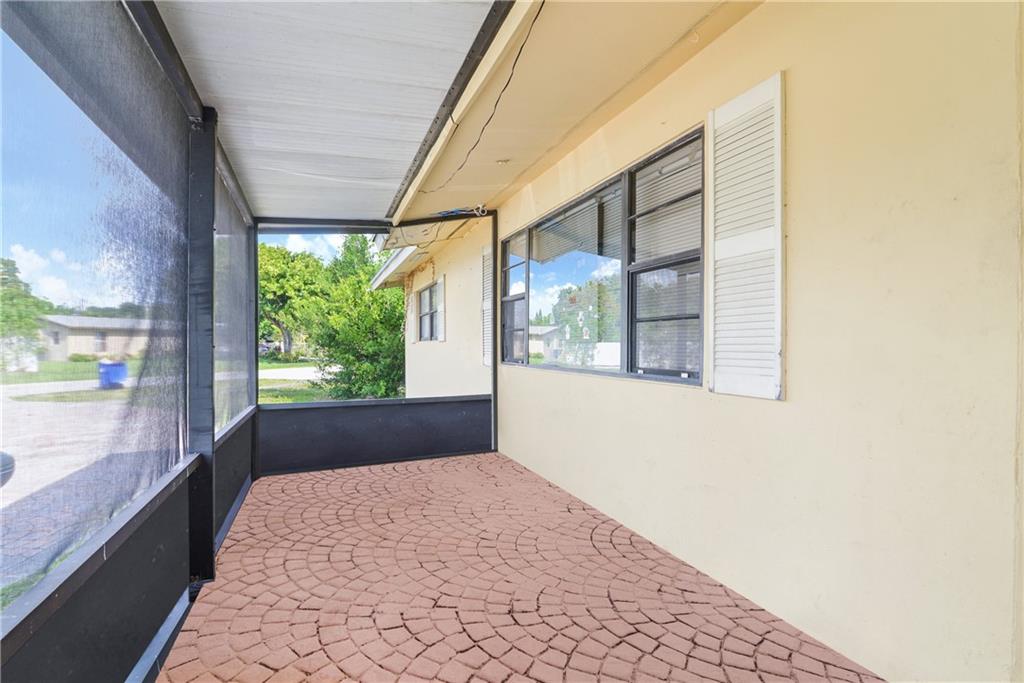 LAUDERDALE VILLAS - Residential