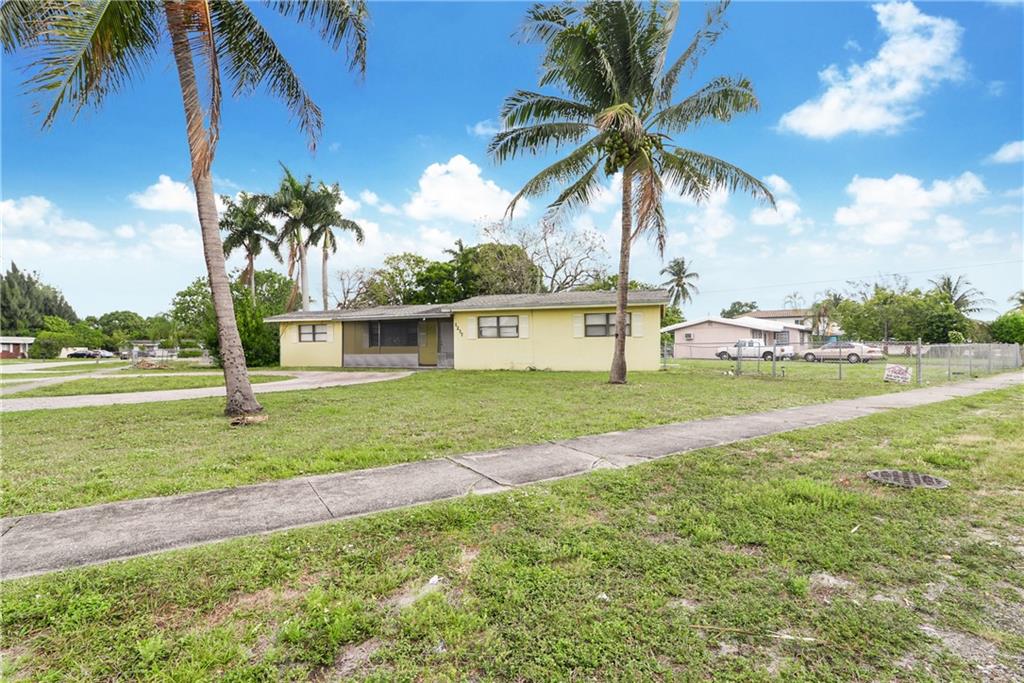 LAUDERDALE VILLAS - Residential