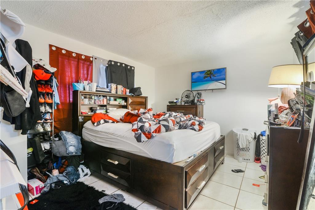 LAUDERDALE VILLAS - Residential