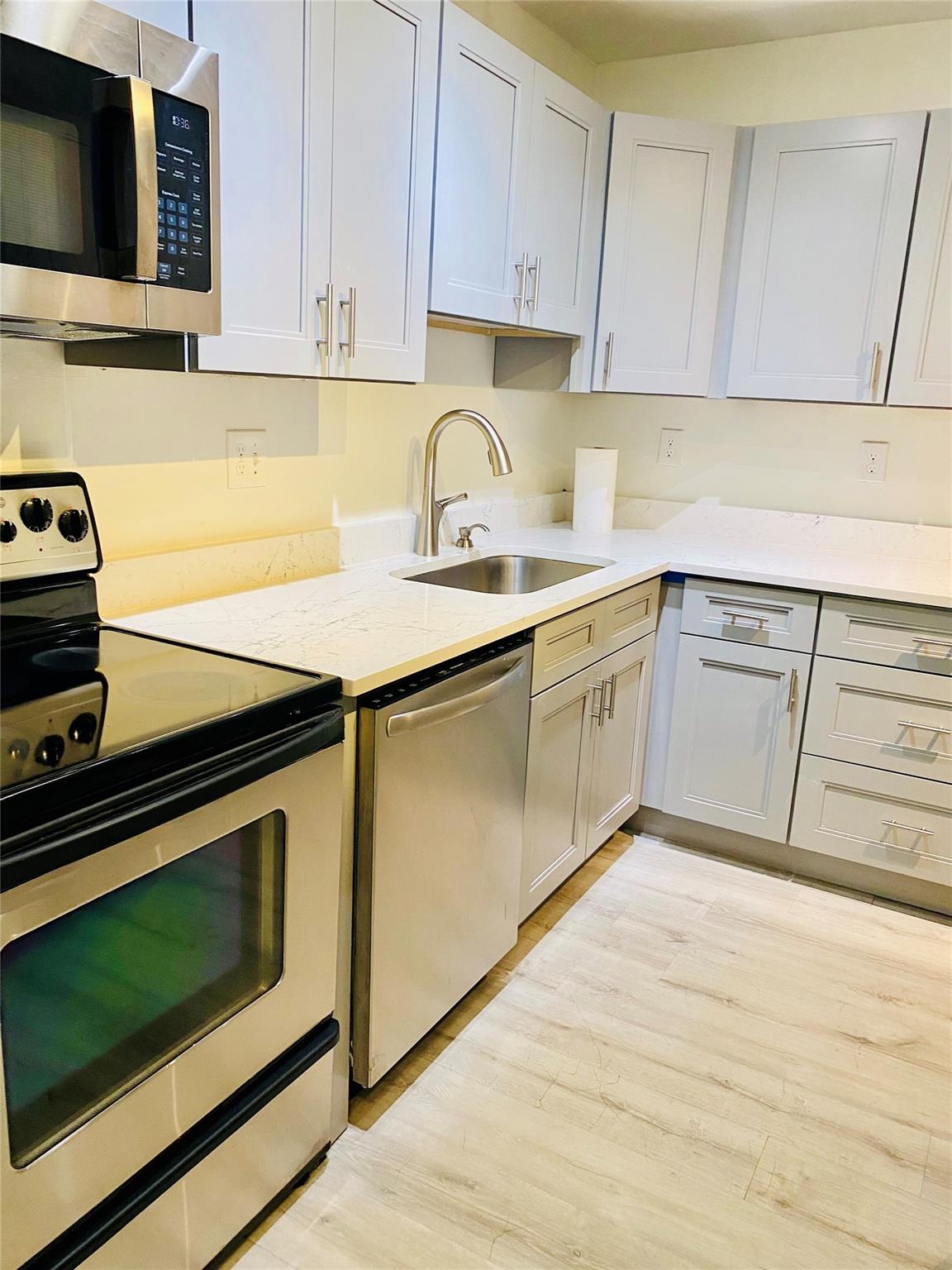 OAKBROOK - Residential