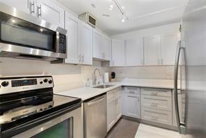 OAKBROOK - Residential