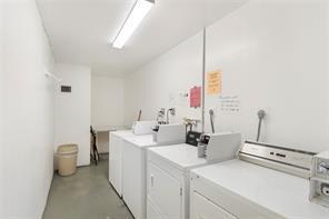 OAKBROOK - Residential