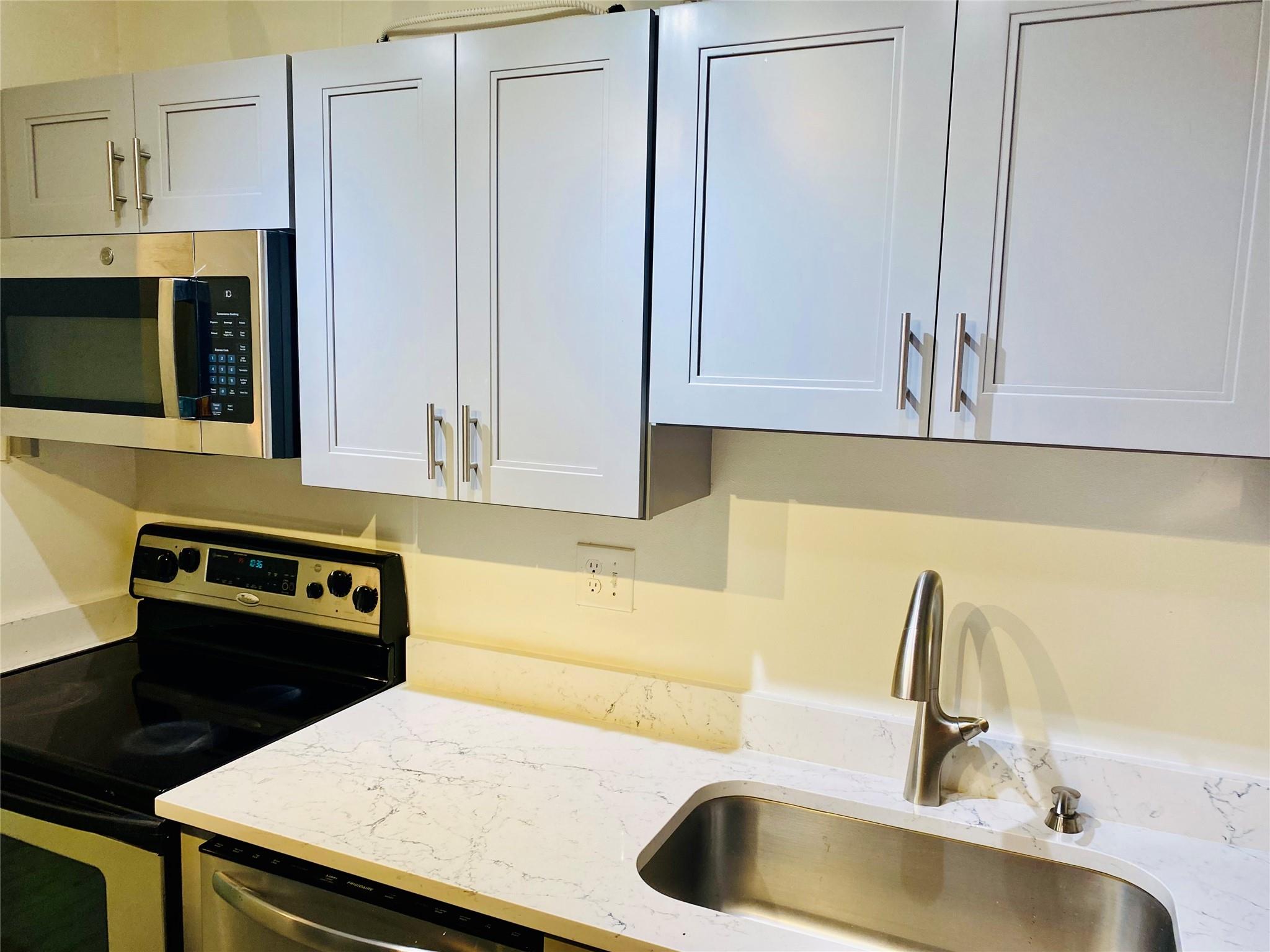 OAKBROOK - Residential