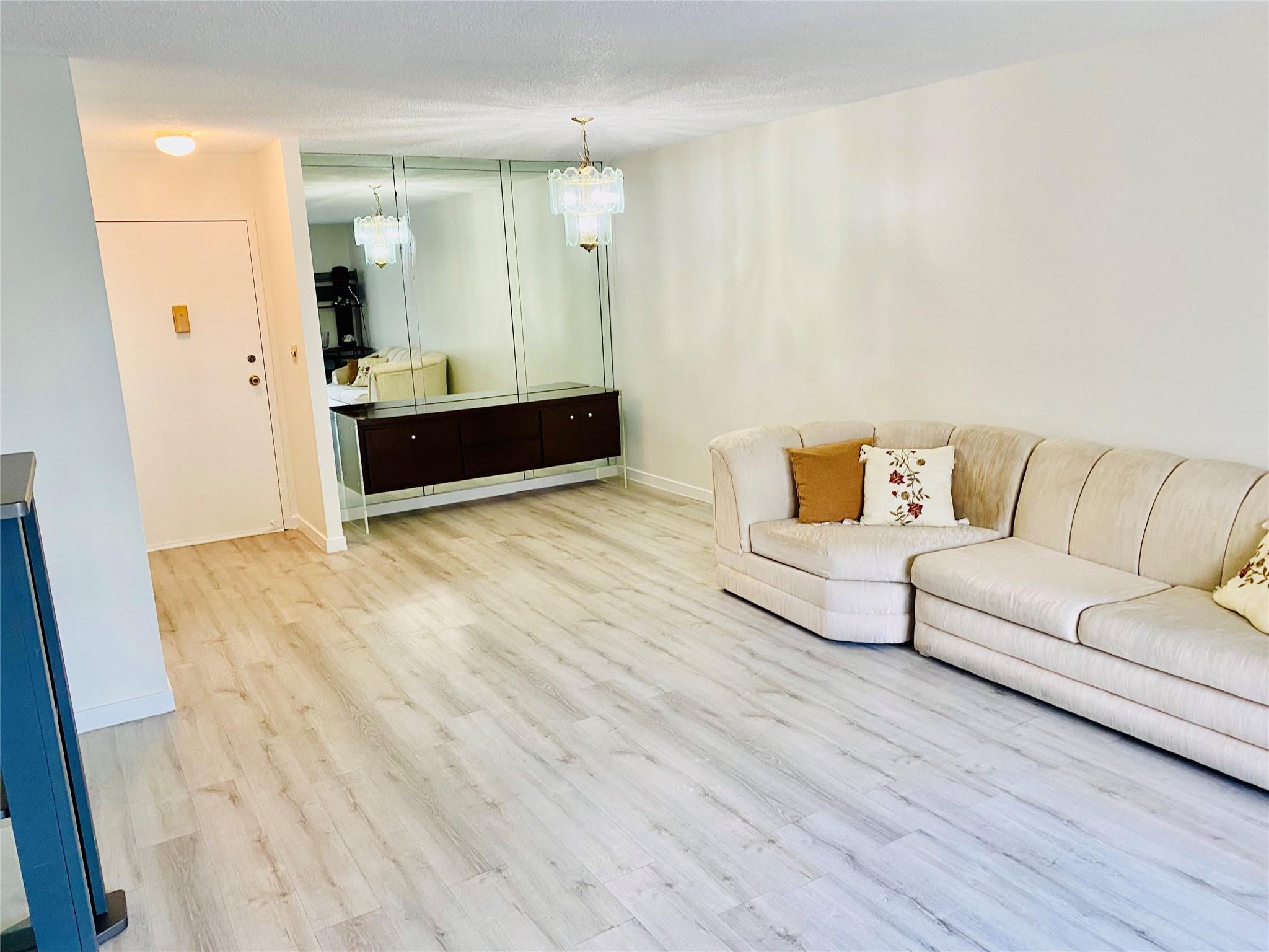 OAKBROOK - Residential