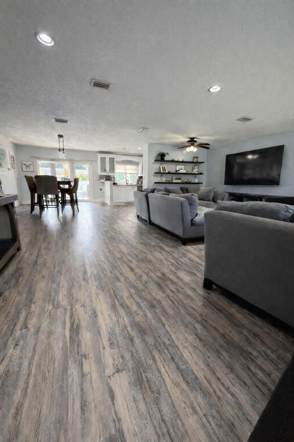 Mirror Lake Estates Sec T - Residential