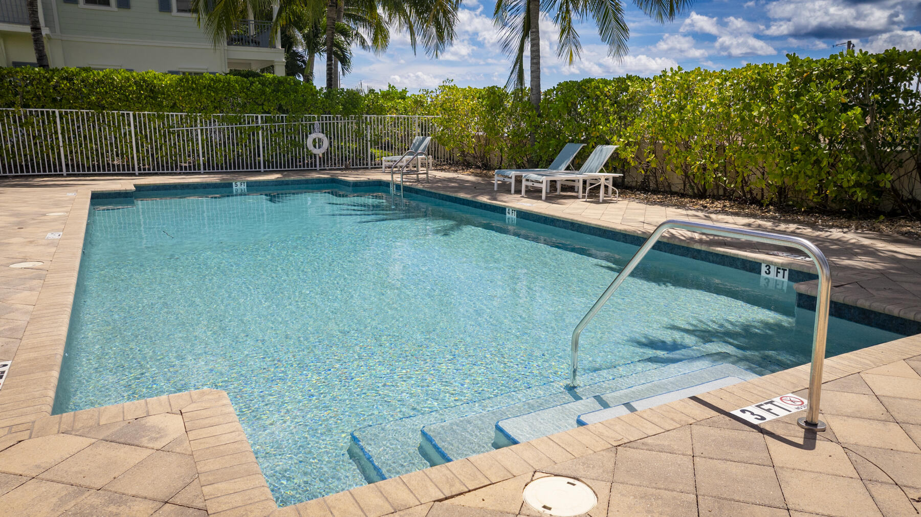 OCEAN BREEZE TOWNHOMES AT JUNO BEACH - Residential