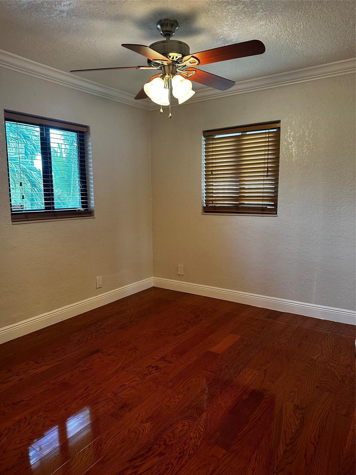 Collier Manor 5th Add 40- - Residential