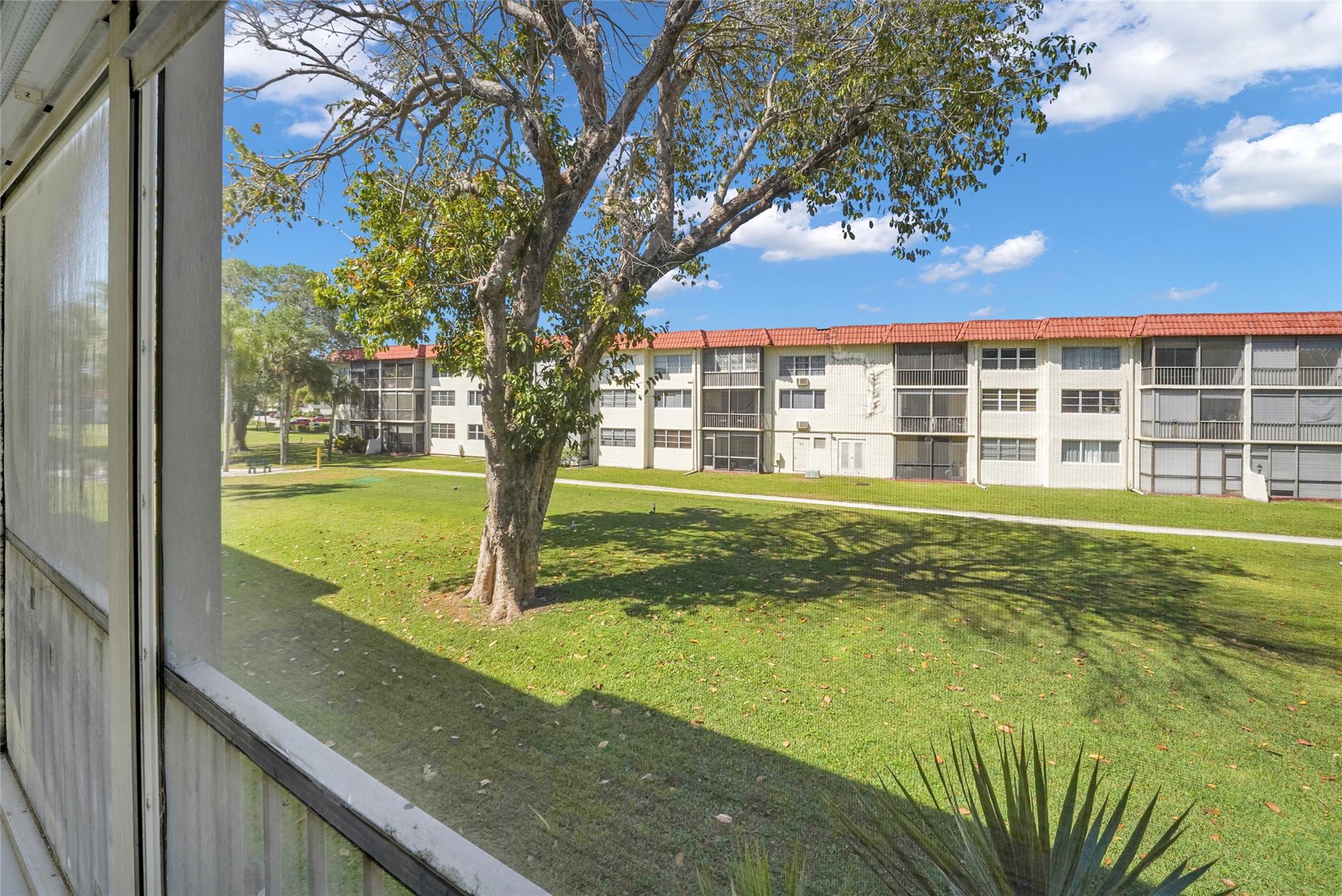Hollybrook Golf & - Residential Lease