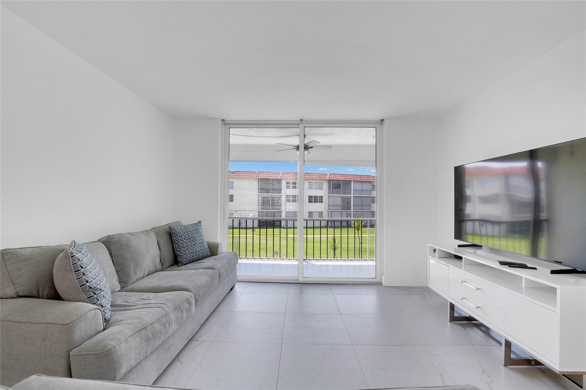 Hollybrook Golf & - Residential Lease