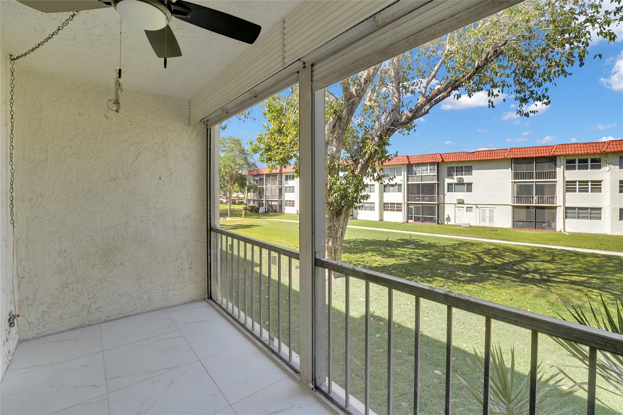 Hollybrook Golf & - Residential Lease