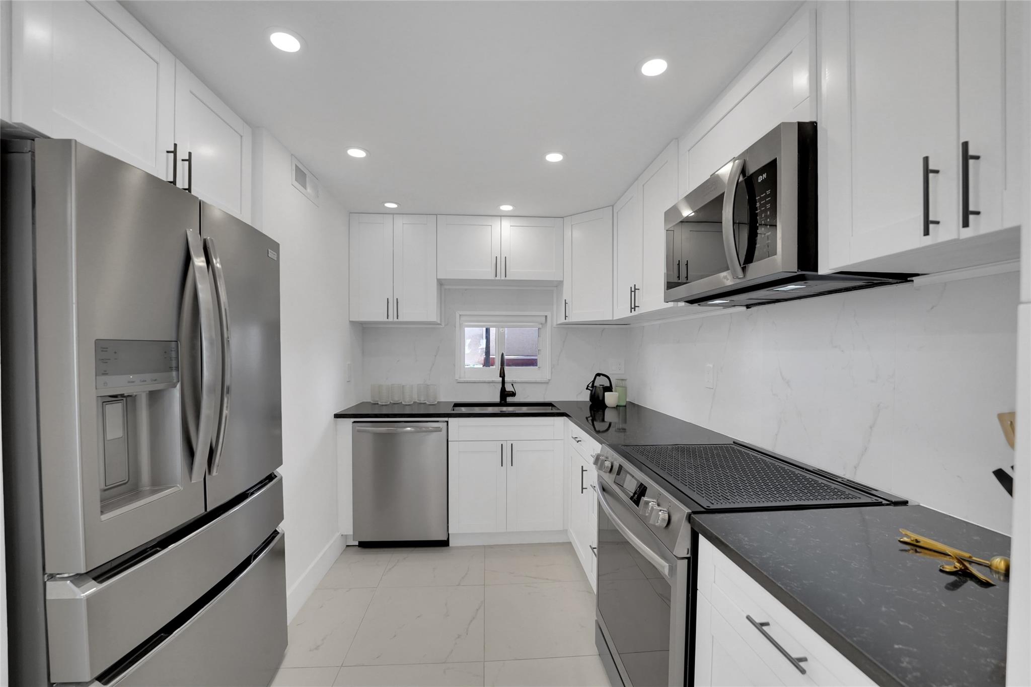 Hollybrook Golf & - Residential Lease