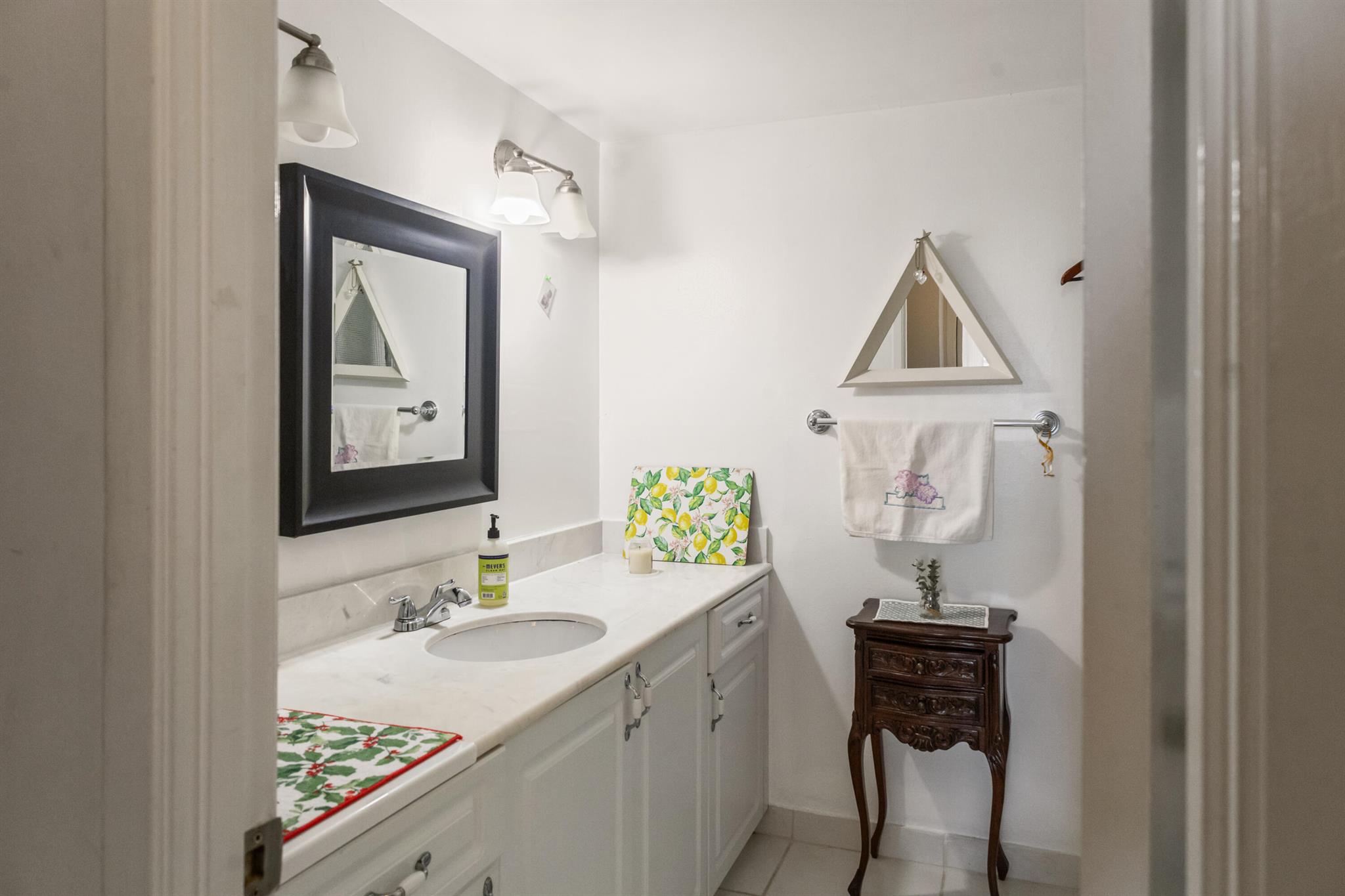 STRATFORD HOUSE CONDO - Residential