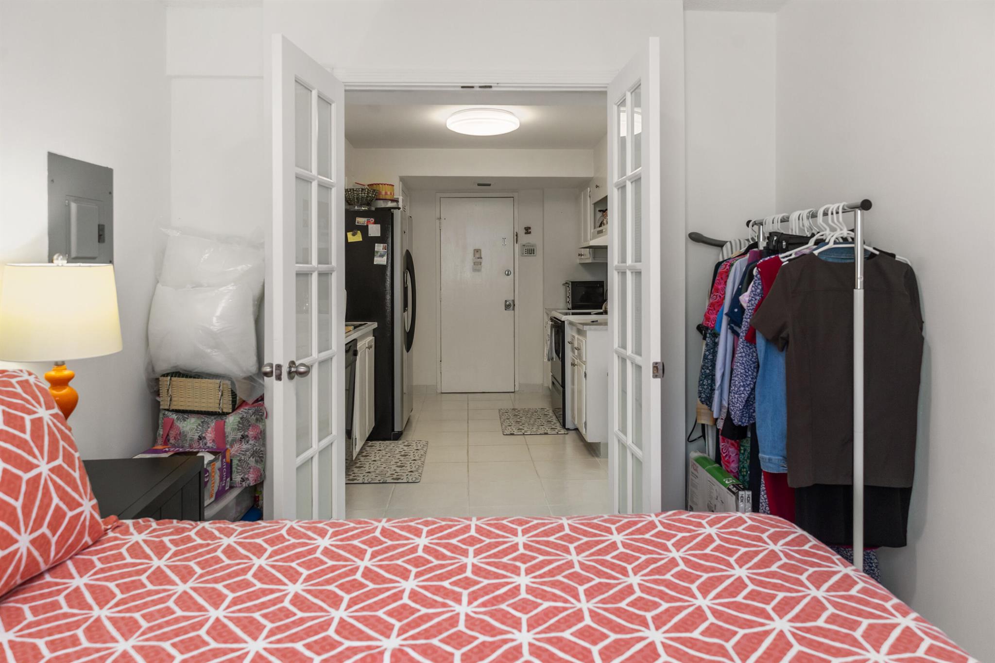 STRATFORD HOUSE CONDO - Residential