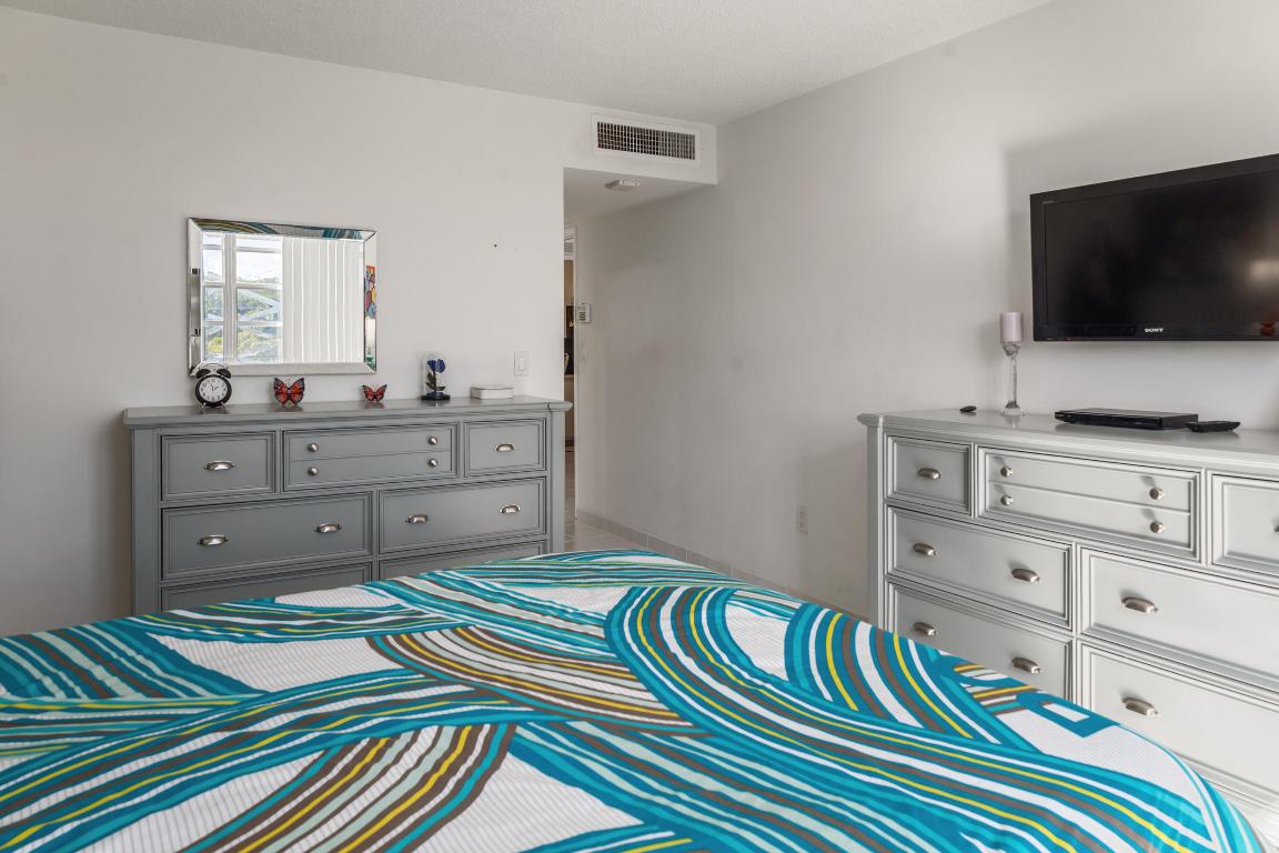 STRATFORD HOUSE CONDO - Residential