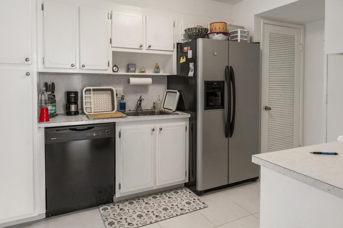 STRATFORD HOUSE CONDO - Residential