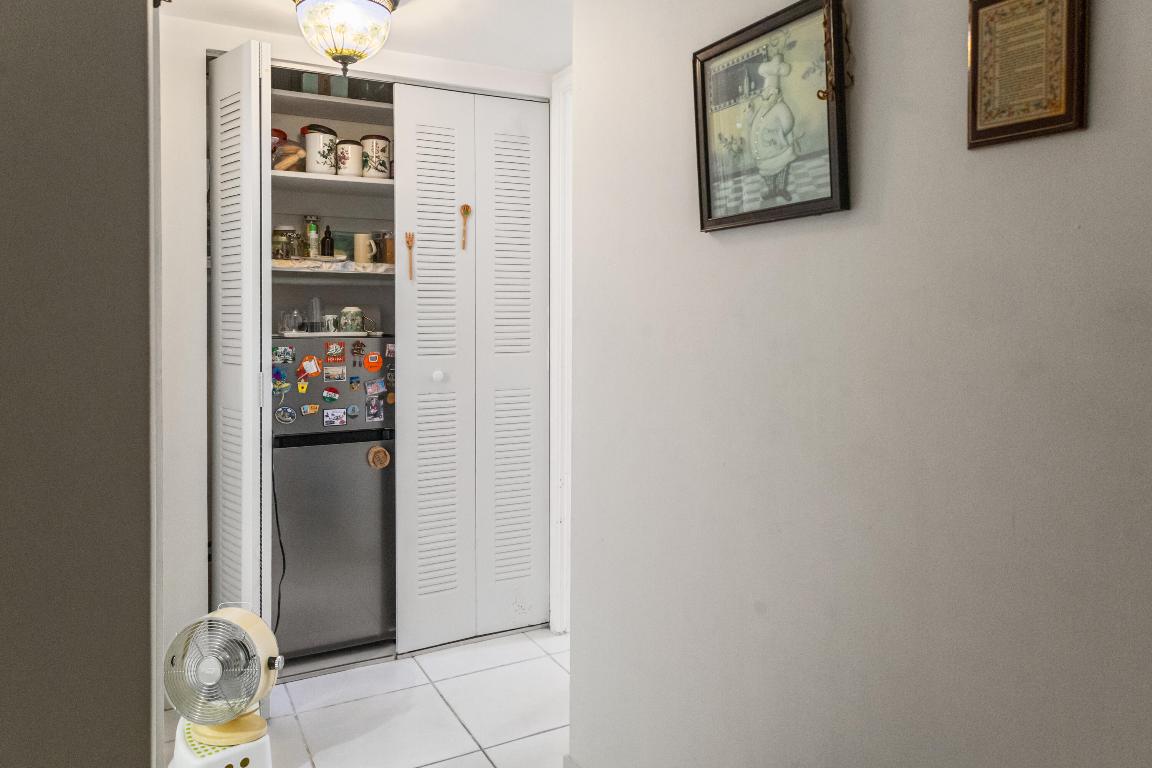 STRATFORD HOUSE CONDO - Residential