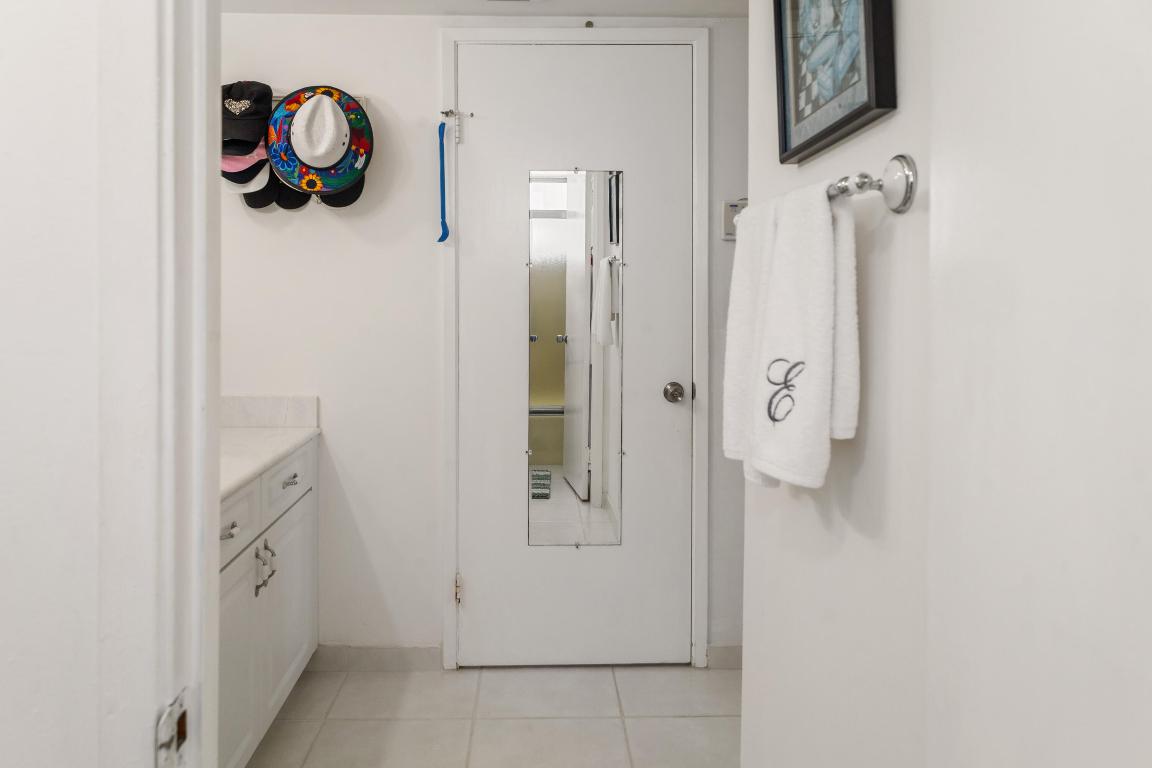 STRATFORD HOUSE CONDO - Residential