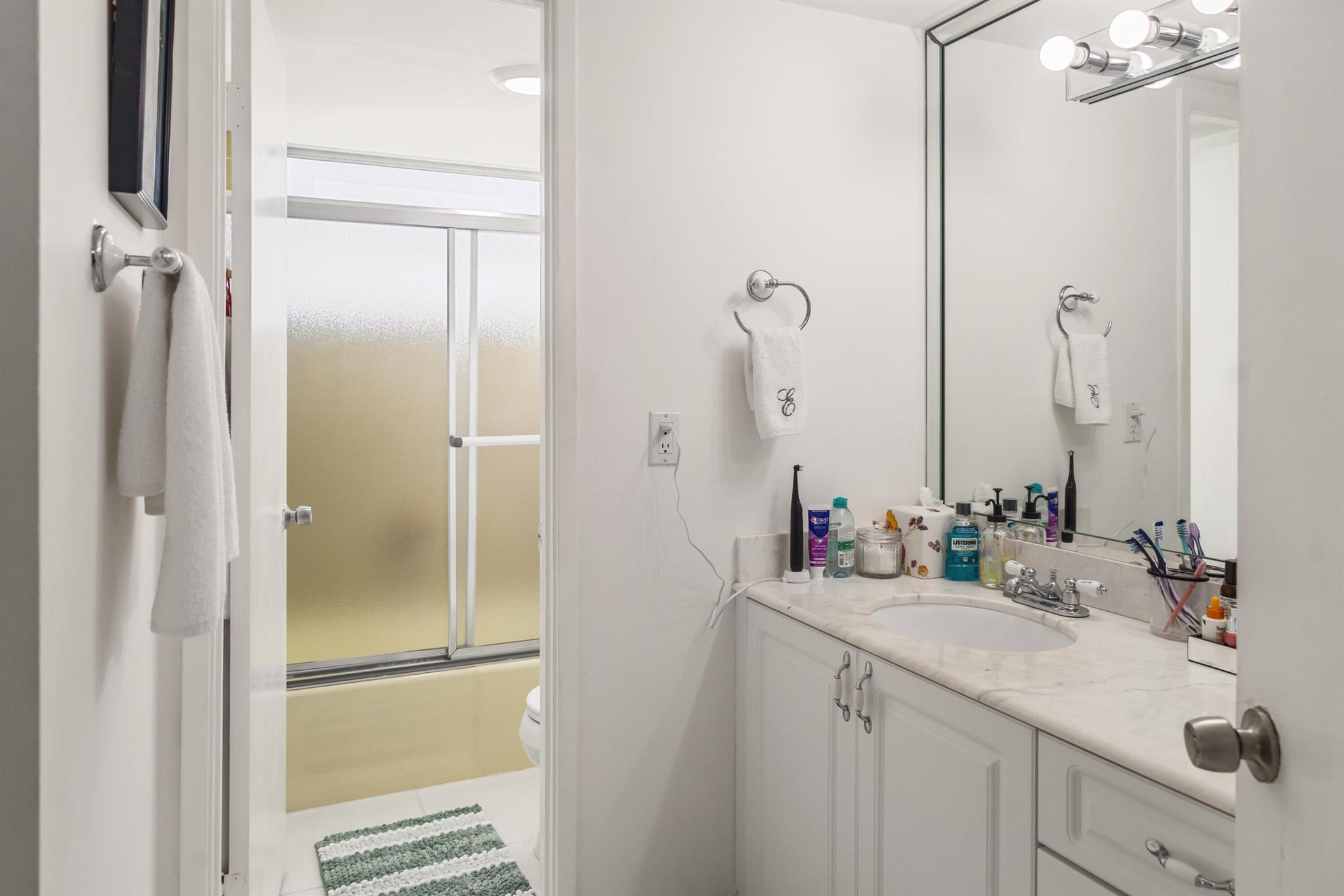 STRATFORD HOUSE CONDO - Residential