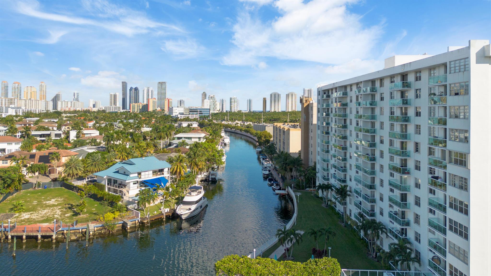 STRATFORD HOUSE CONDO - Residential