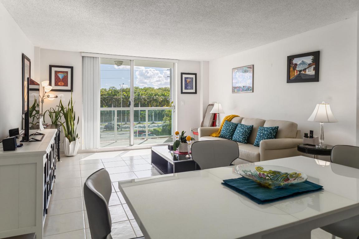 STRATFORD HOUSE CONDO - Residential