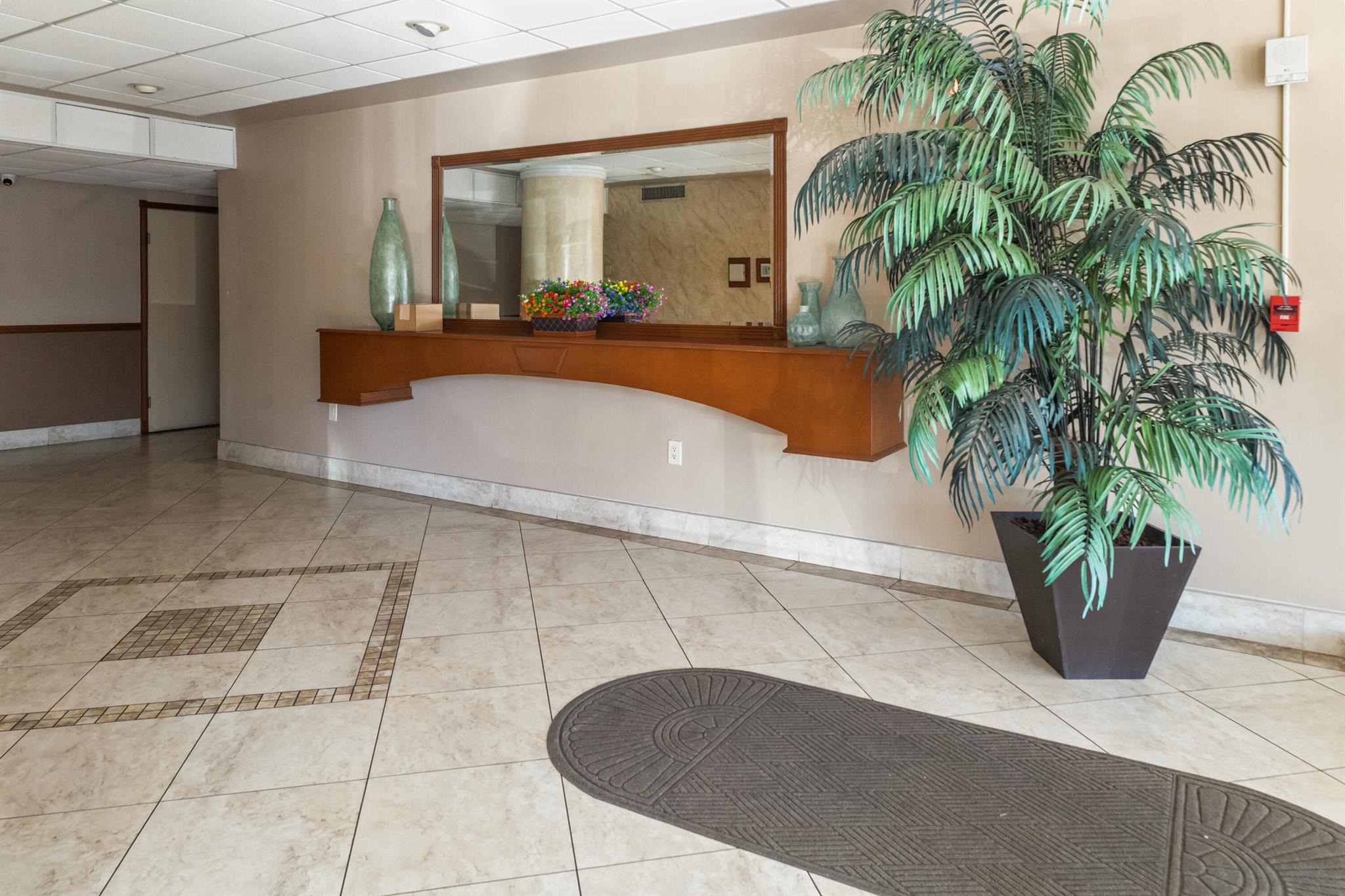 STRATFORD HOUSE CONDO - Residential