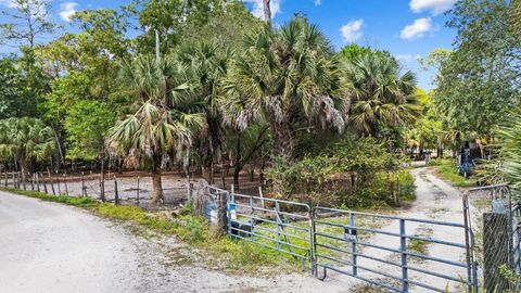 687 D Rd Loxahatchee FL 33470