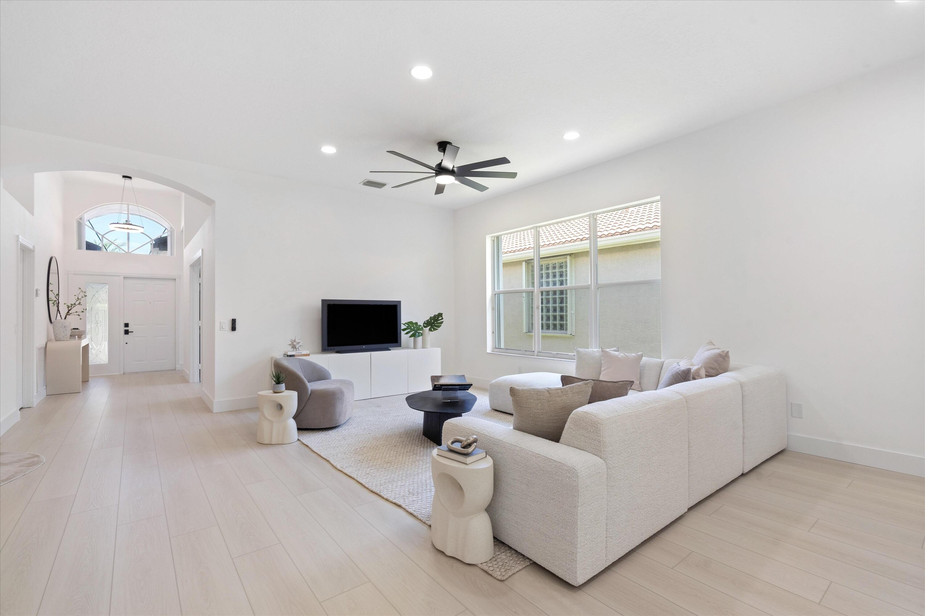 VALENCIA FALLS 7 - Residential