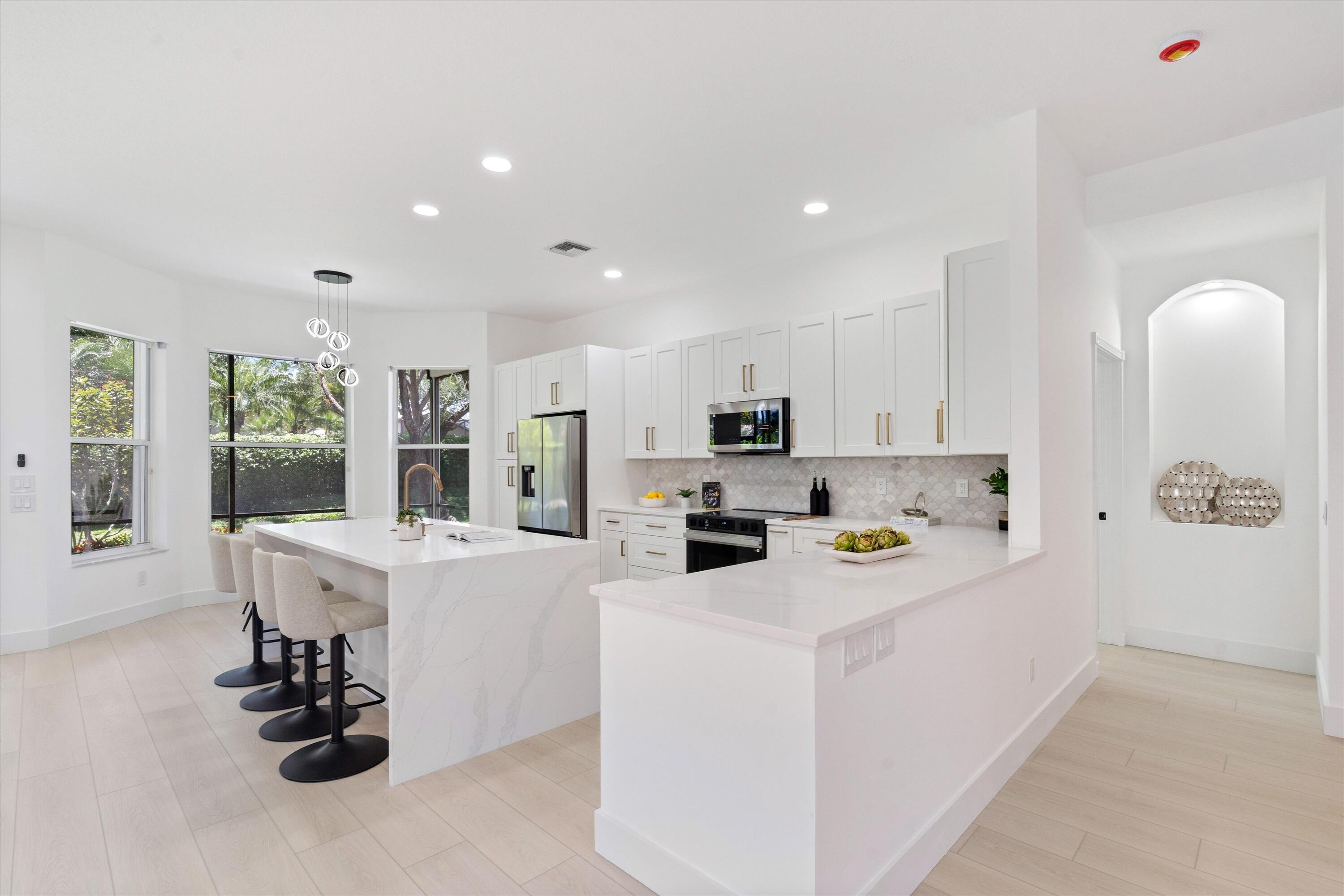 VALENCIA FALLS 7 - Residential