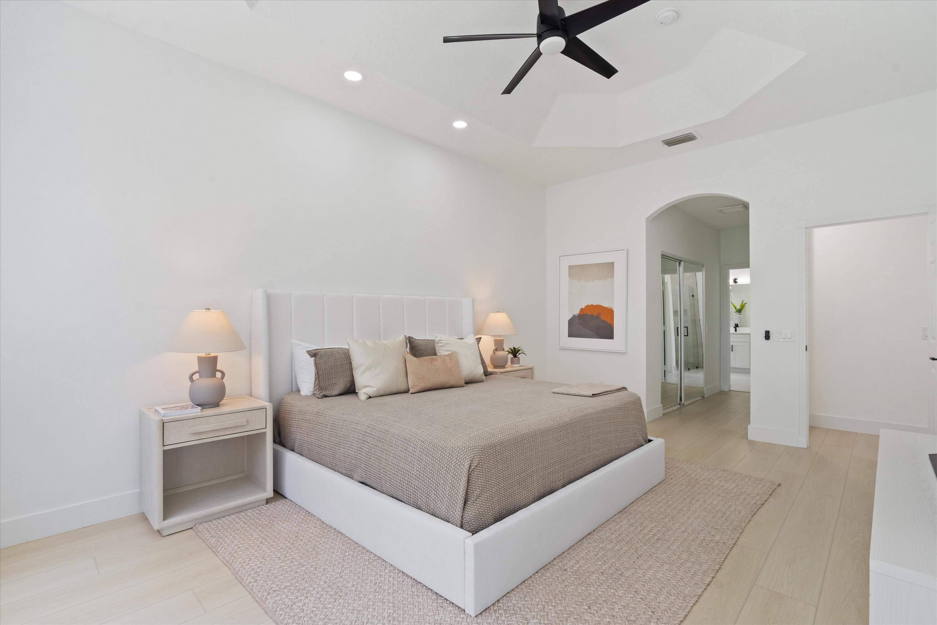 VALENCIA FALLS 7 - Residential