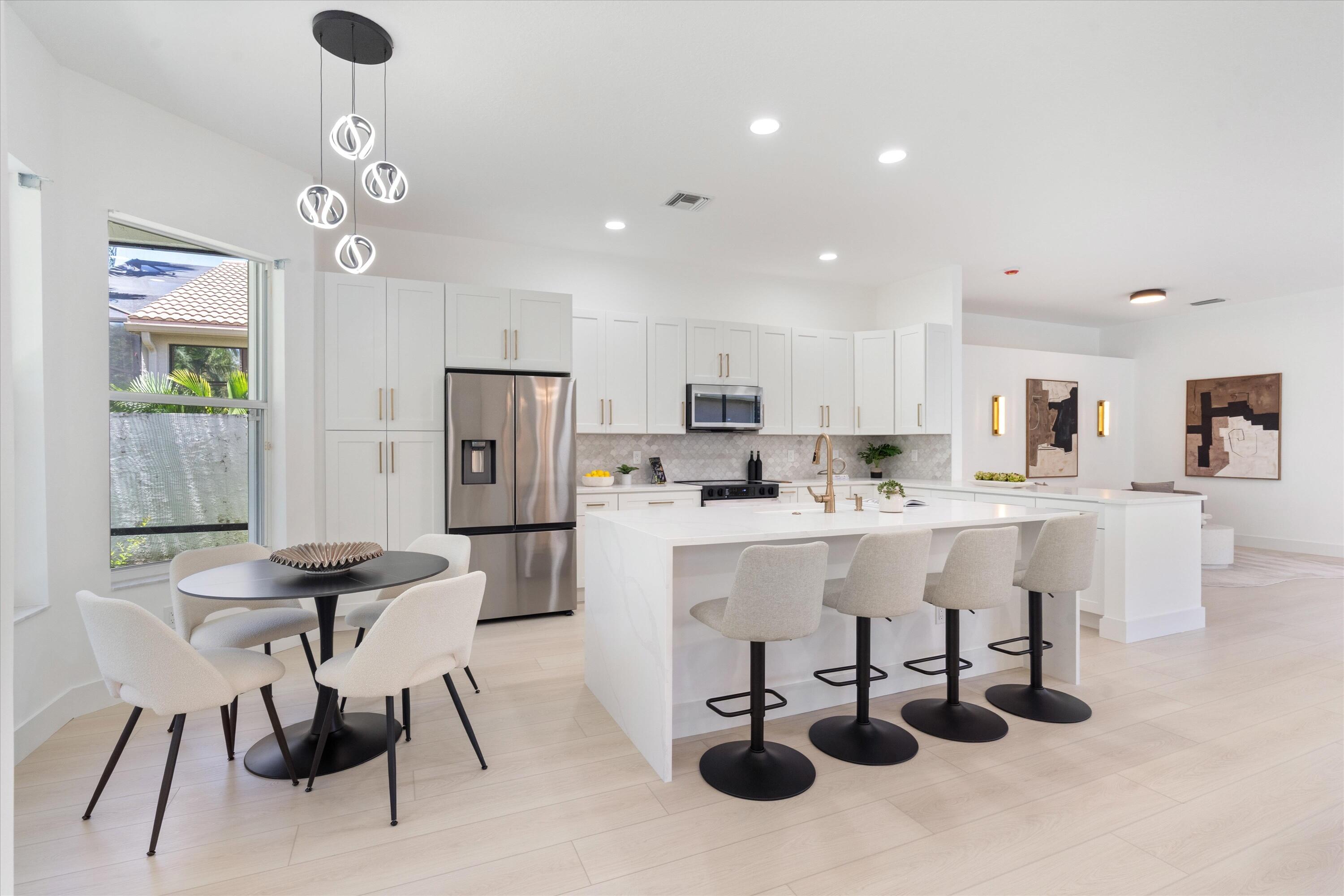 VALENCIA FALLS 7 - Residential